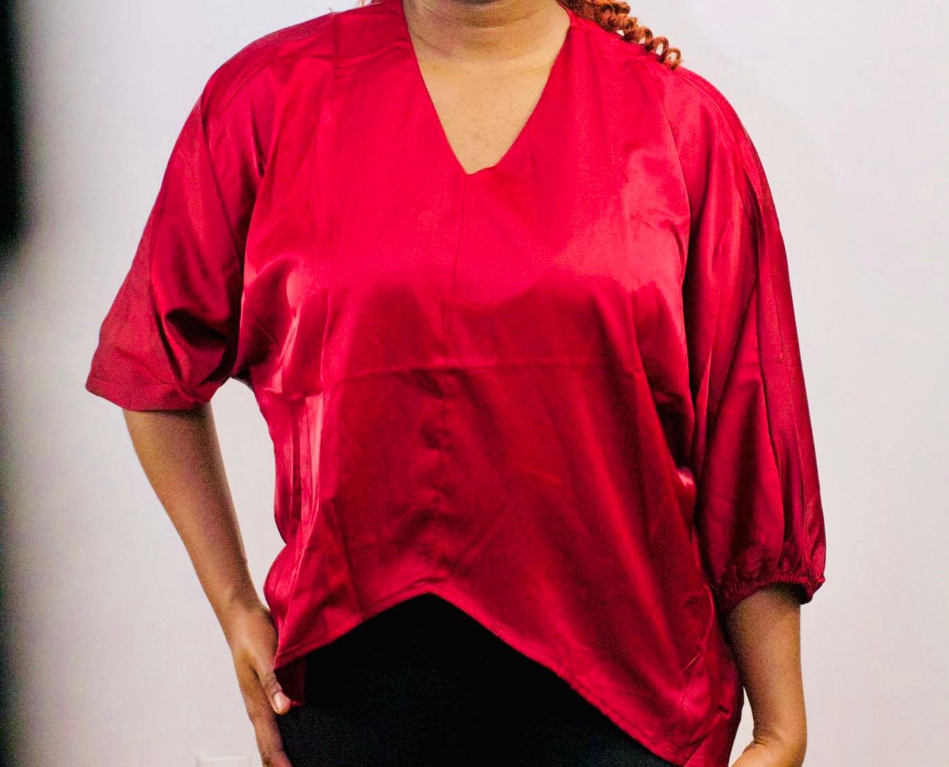 Haut bordeaux à manches mi-longues – Sobriété chic et confort au quotidien